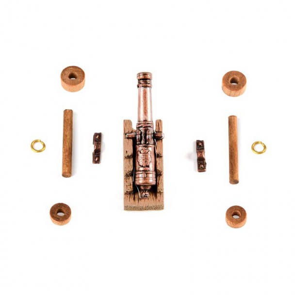 Cañón de Metal con Cureña de Madera